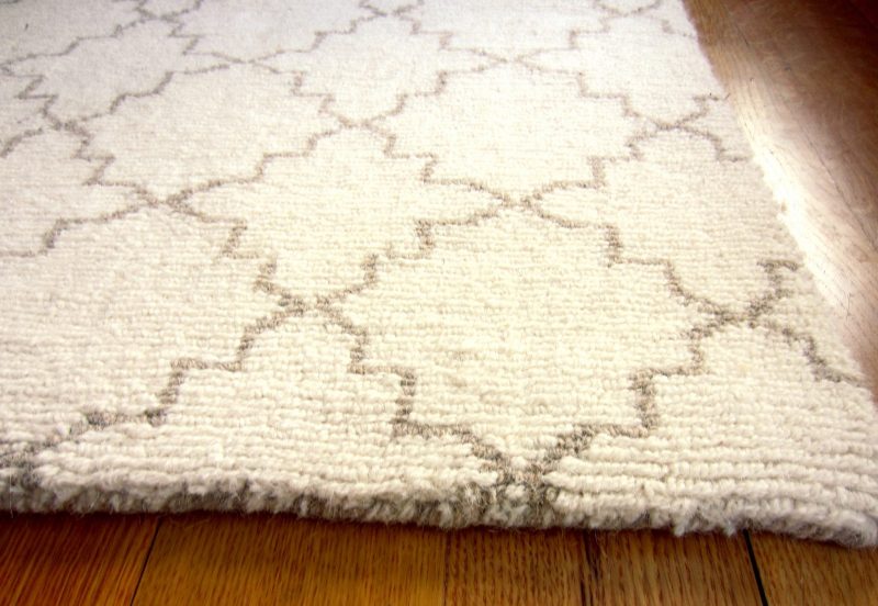 MoroccanTrellisNaturalTaupeWoolLoom-HookedRugDetail